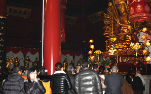 甯波霞嶼禅寺除夕隆重舉行平安鍾及财神鍾祈福盛會(huì)