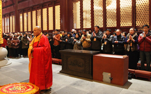 蘇州重元寺舉行第七屆敬香聽鍾聲活動