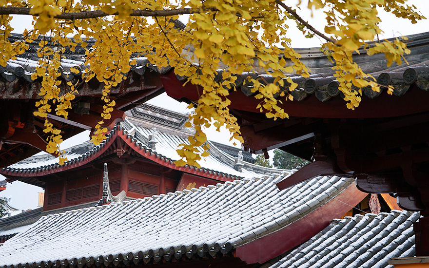 初雪下的南京雞鳴寺
